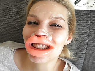 büyük bir yüz ile sapık doğum günü sürprizi!!!