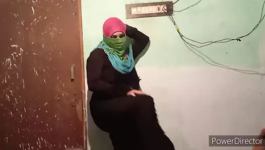 müslüman kız bilinmeyen tarafından sikişing
