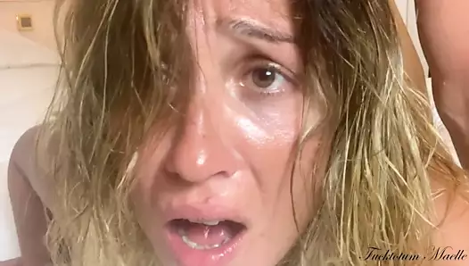 sırtında son epik attırmashot ile lüks bir otelde yuvarlanan gözlerle sert seks