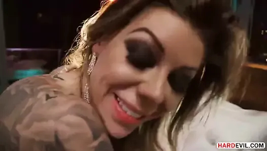 karma rx, przayıf yahshua'nın ve jax'in büyük yarraklarını tolere ediyor