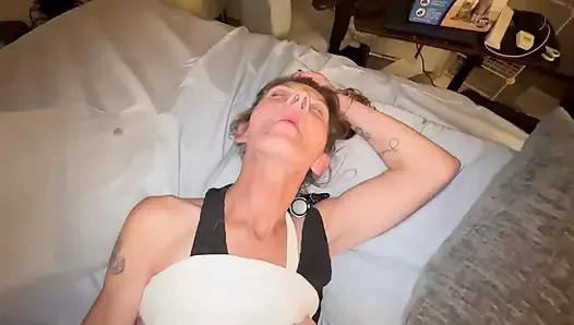 Çoraplı tilki. Masterbates Sonra Sinirli bir kaşar Benim Yük üfleme