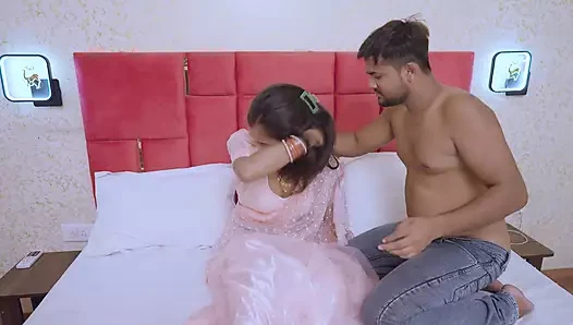 Yeni gelin ilk geceleri çin heyecanla kocasını bekliyor